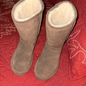 Brown Suede BearPaw Shorty Boots 8 1/2-Excellent